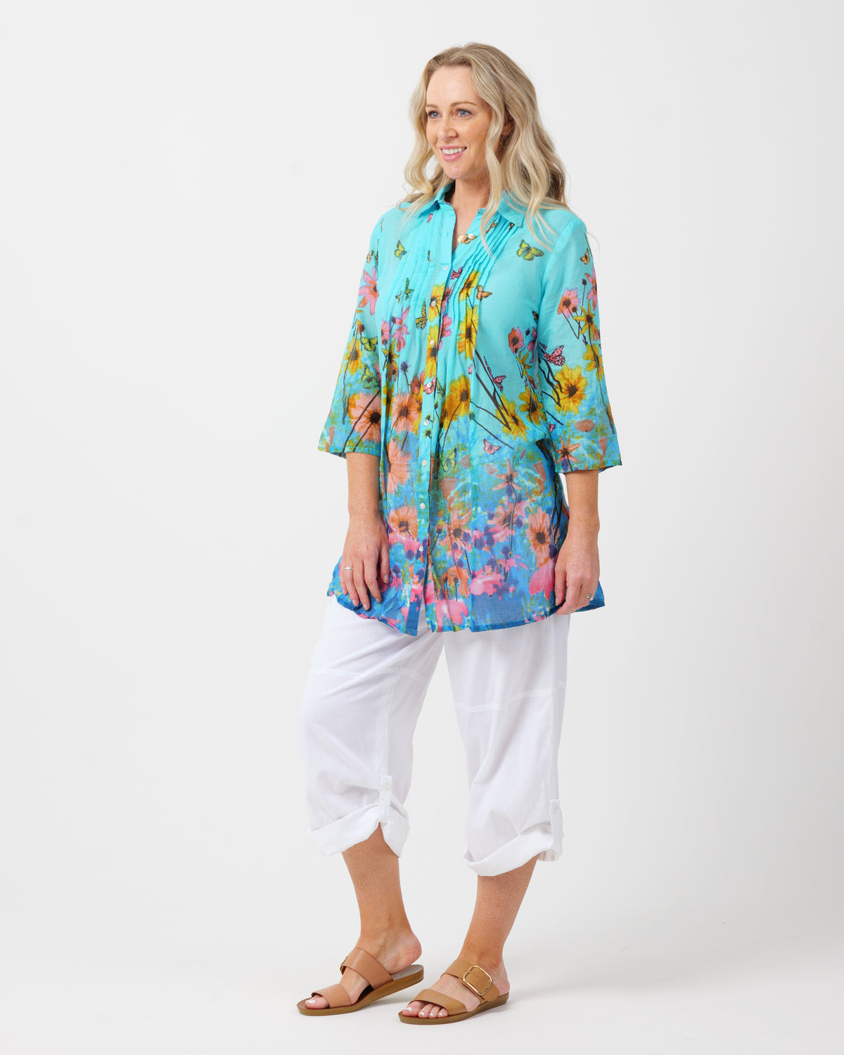 Collared pleated long shirt in sky blue garden