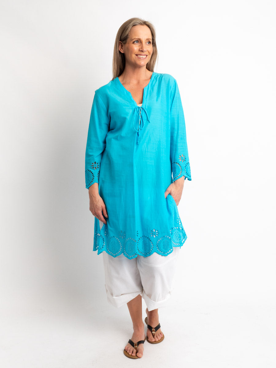 Broderie Anglais Top in Aqua