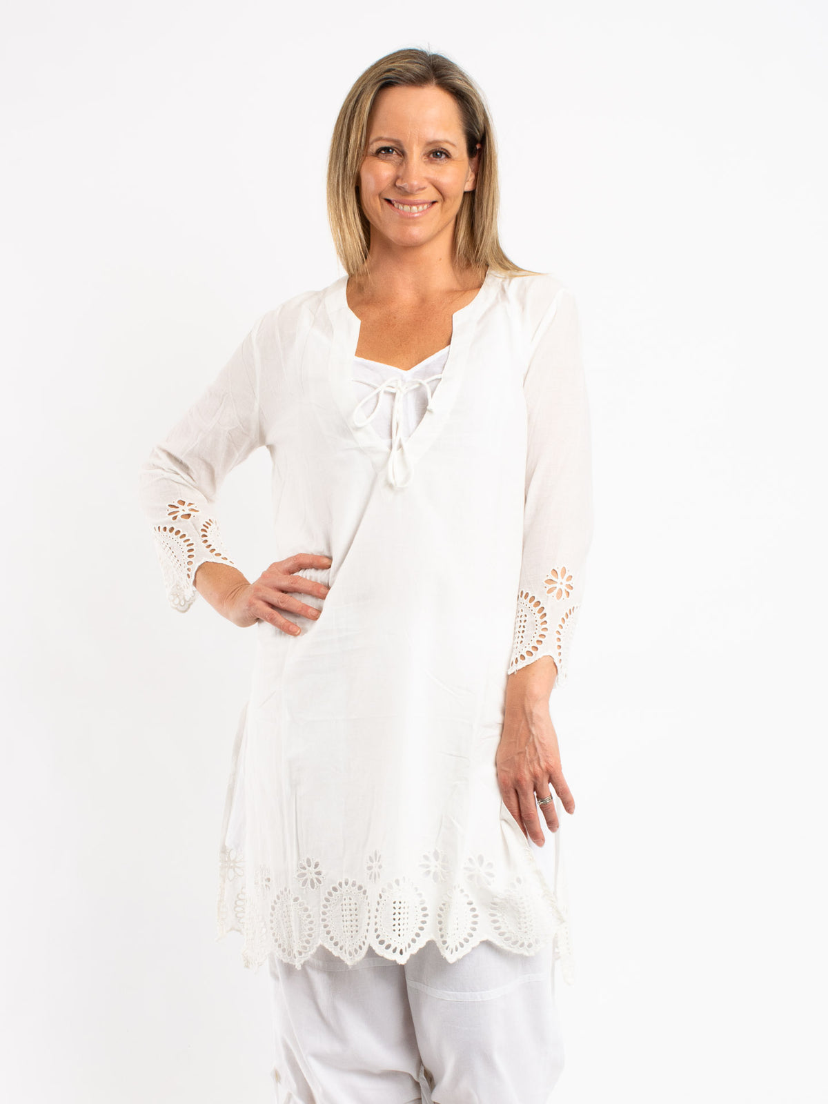 Broderie Anglais Top in Off-white
